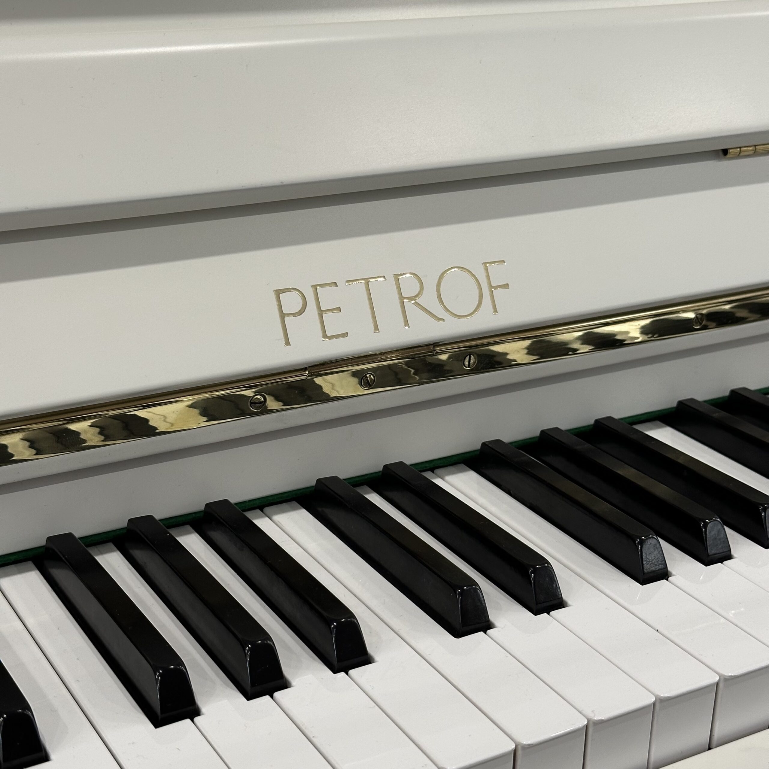 Піаніно Petrof біле - Image 3